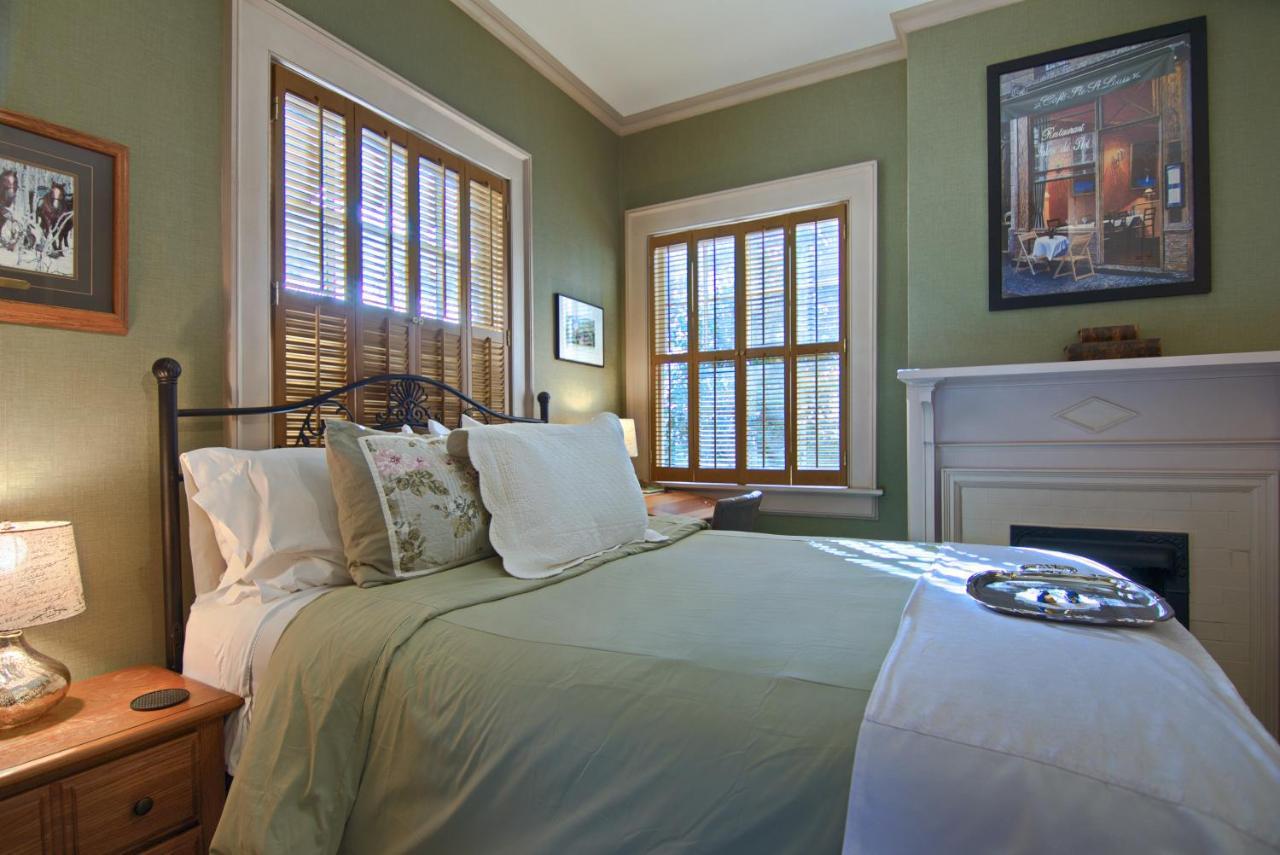 North Lodge On Oakland Bed And Breakfast Эшвилл Экстерьер фото